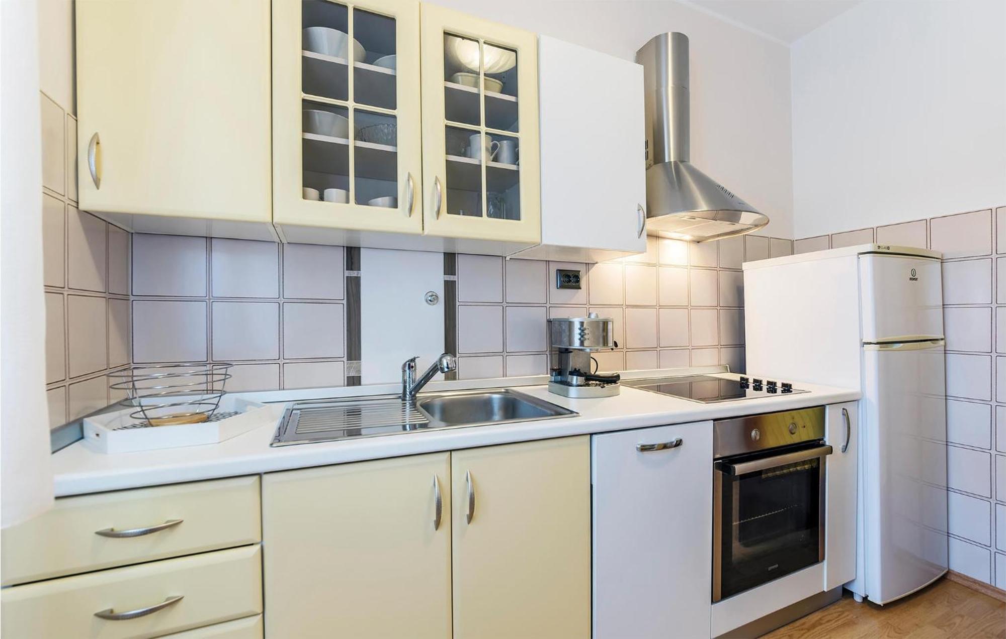 2 Bedroom Beautiful Apartment In Valtura Екстер'єр фото