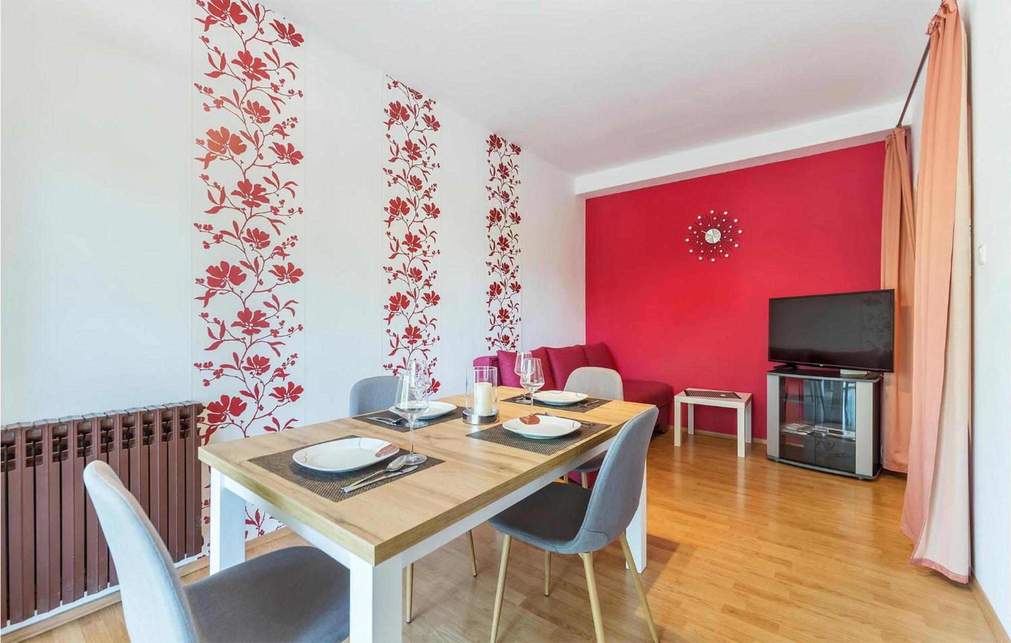 2 Bedroom Beautiful Apartment In Valtura Екстер'єр фото